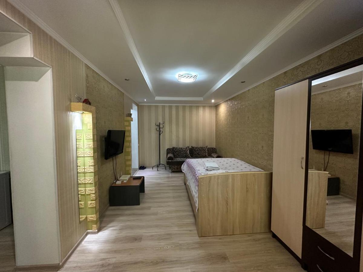 One-Room Apartment Opposite Almaty Airport Turksib Exterior foto