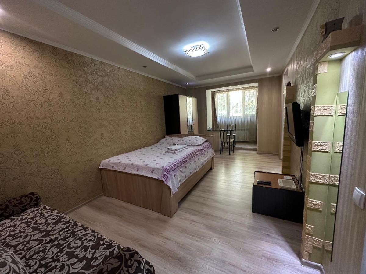 One-Room Apartment Opposite Almaty Airport Turksib Exterior foto